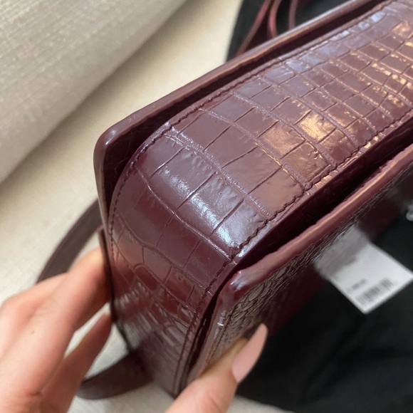 BNWT CROC EMBOSSED SAINT LAURENT BELLECHASSE BAG - Picture 3 of 8